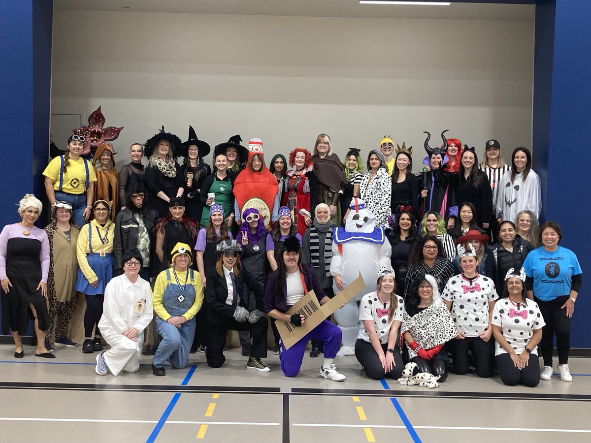 Happy Halloween from our Edgewood staff to yours 🎃⁦<a href="/Surrey_Schools/">Surrey Schools</a>⁩