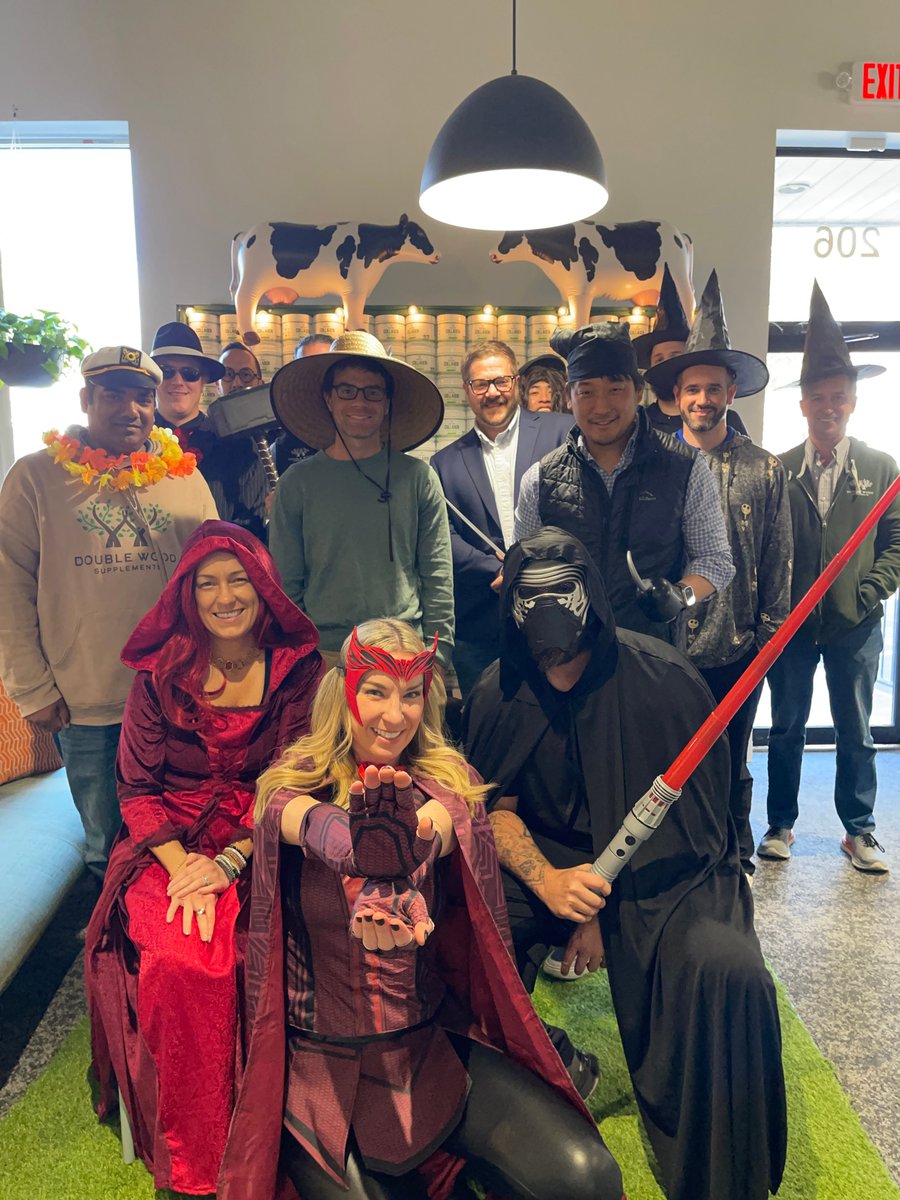 SupplementsDW's tweet photo. 👻 Happy Halloween from Double Wood Supplements! 🎃
 
Wishing you a Halloween filled with thrills, chills, and treats! 😱

#DoubleWoodSupplements #HappyHalloween #SpookySeason #TrickOrTreat #Halloween #Cosplay #Scary #Costume #Creepy #HalloweenParty https://t.co/g2ZwkNeXDv