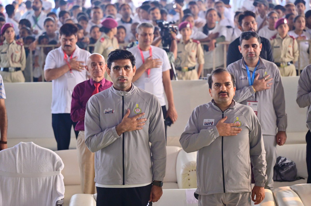 nishantyadavIAS's tweet image. Run For Unity event organized today in Gurugram - on the occasion of birth anniversary of Sardar Vallabhbhai Patel.
Event was presided over by Hon’ble Union Minister Sh. @mlkhattar ji.
#RunForUnity #SardarVallabhbhaiPatelJayanti
@DC_Gurugram @DiprHaryana @diprogurugram1