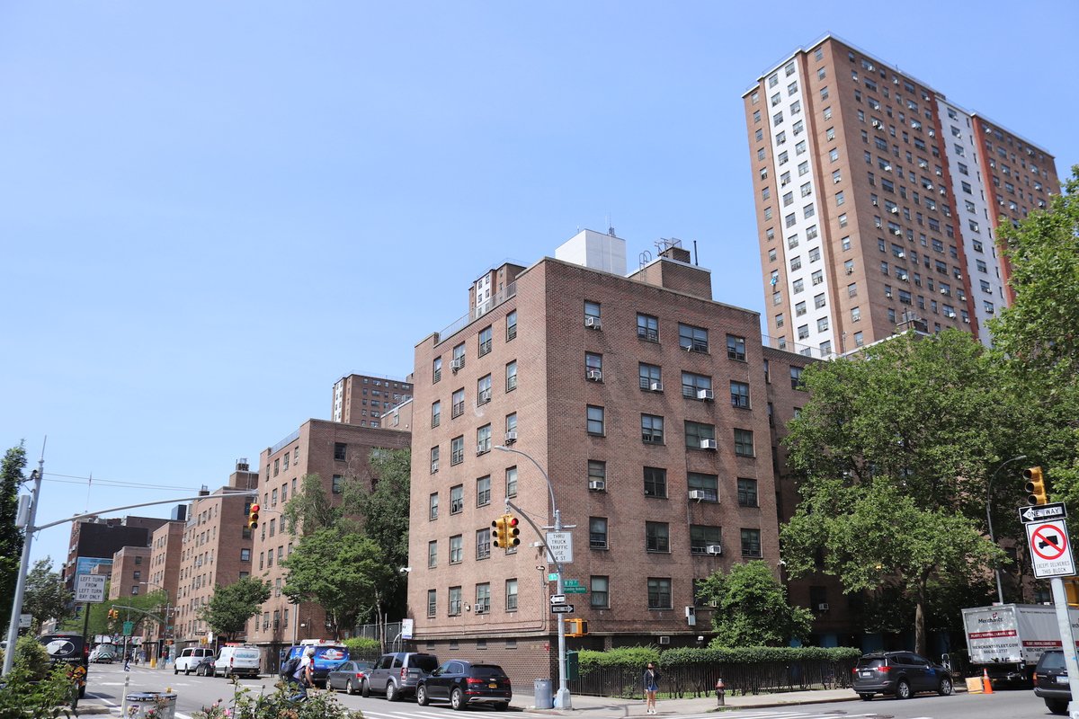 NYCHA approves plan to raze and replace two Chelsea public housing complexes 6sqft.com/nycha-approves…