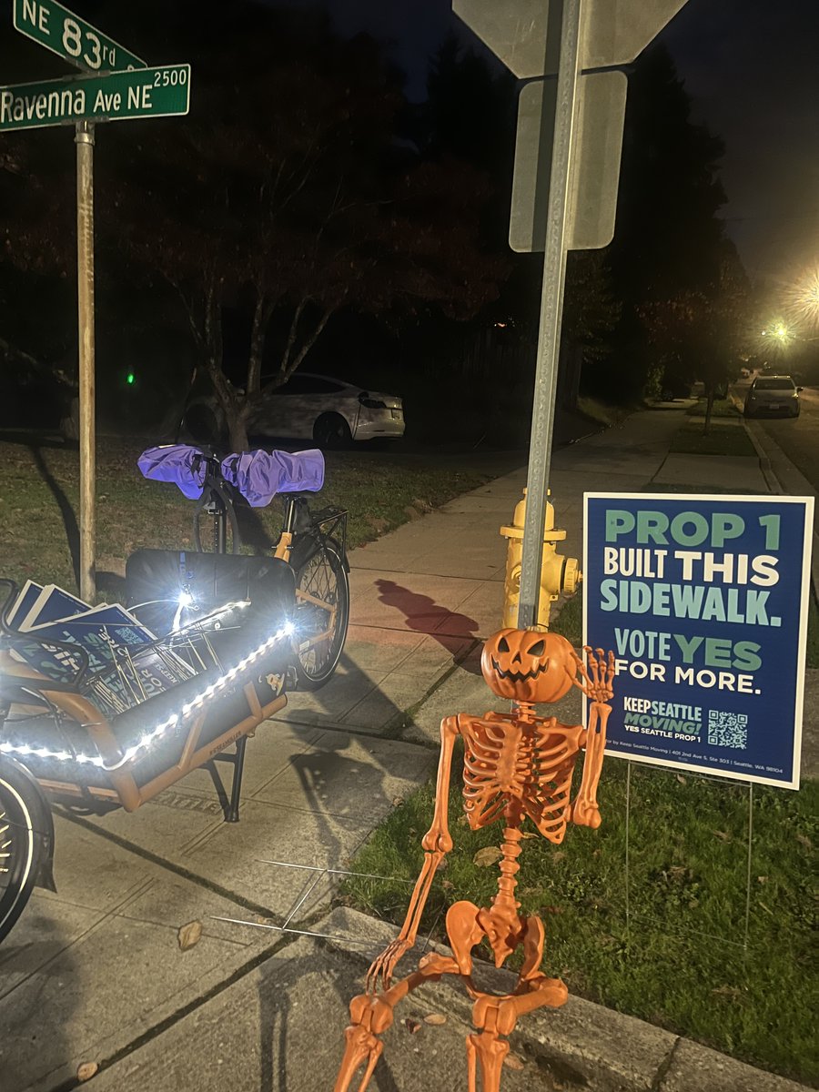 SNGreenways's tweet image. Don’t let Seattle’s future be haunted by crumbling sidewalks &amp;amp; unsafe streets! 

Voting YES on #SeattleProp1 means more sidewalks, safer crossings, &amp;amp; better bike routes for everyone—just like the one this spooky skeleton is enjoying! 🎃

Let’s #KeepSeattleMoving. Spread the word.