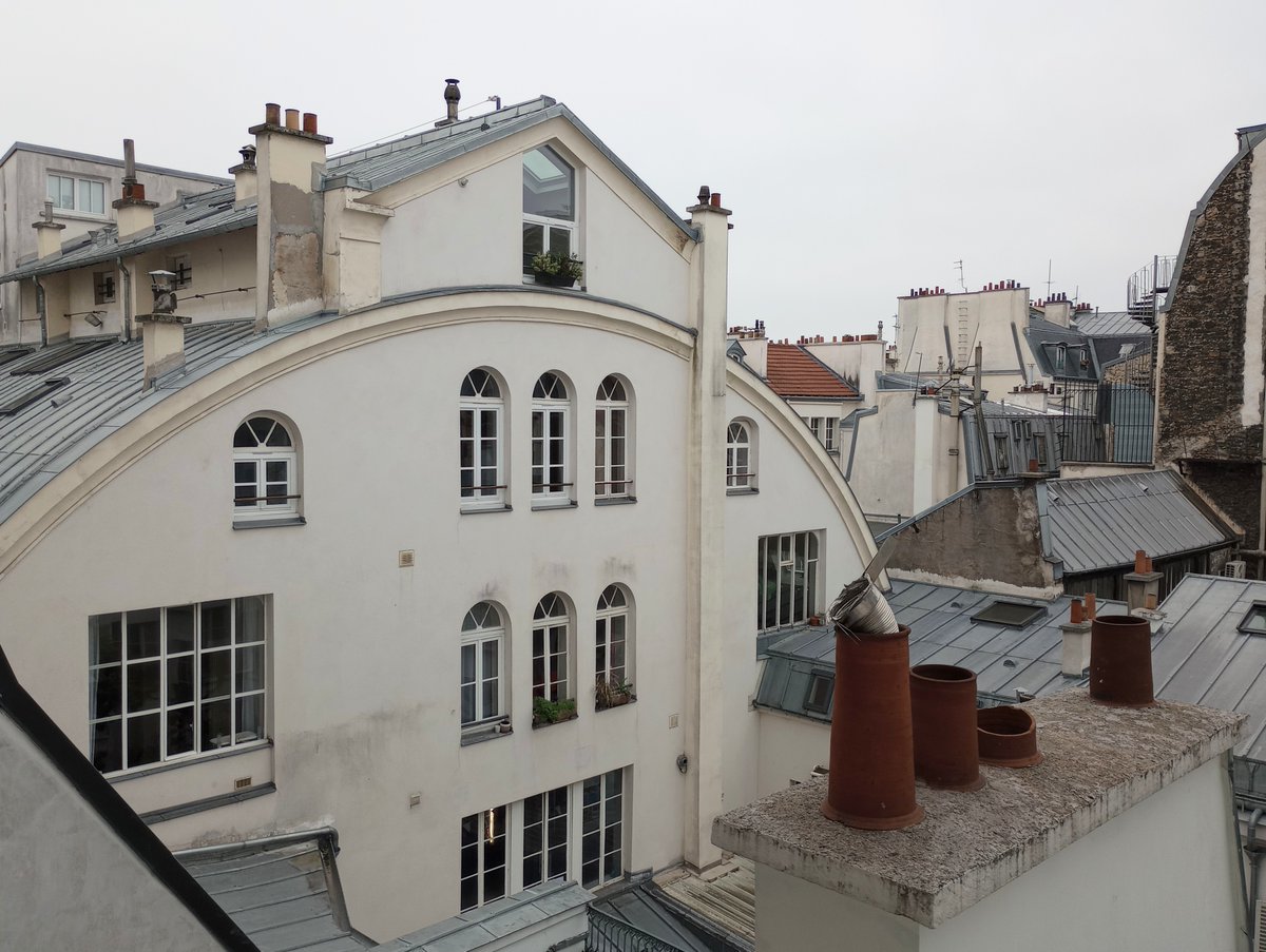 Sparrersway's tweet photo. #Paris #roofscape https://t.co/49plilVLfy