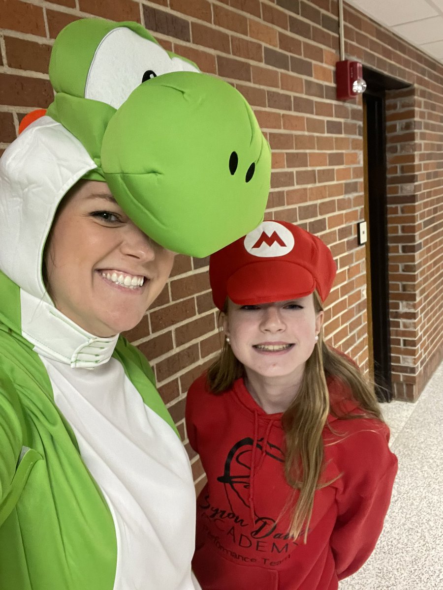 DonlinSTEM's tweet image. Happy Halloween from all of us here at Byron Middle School! 🎃