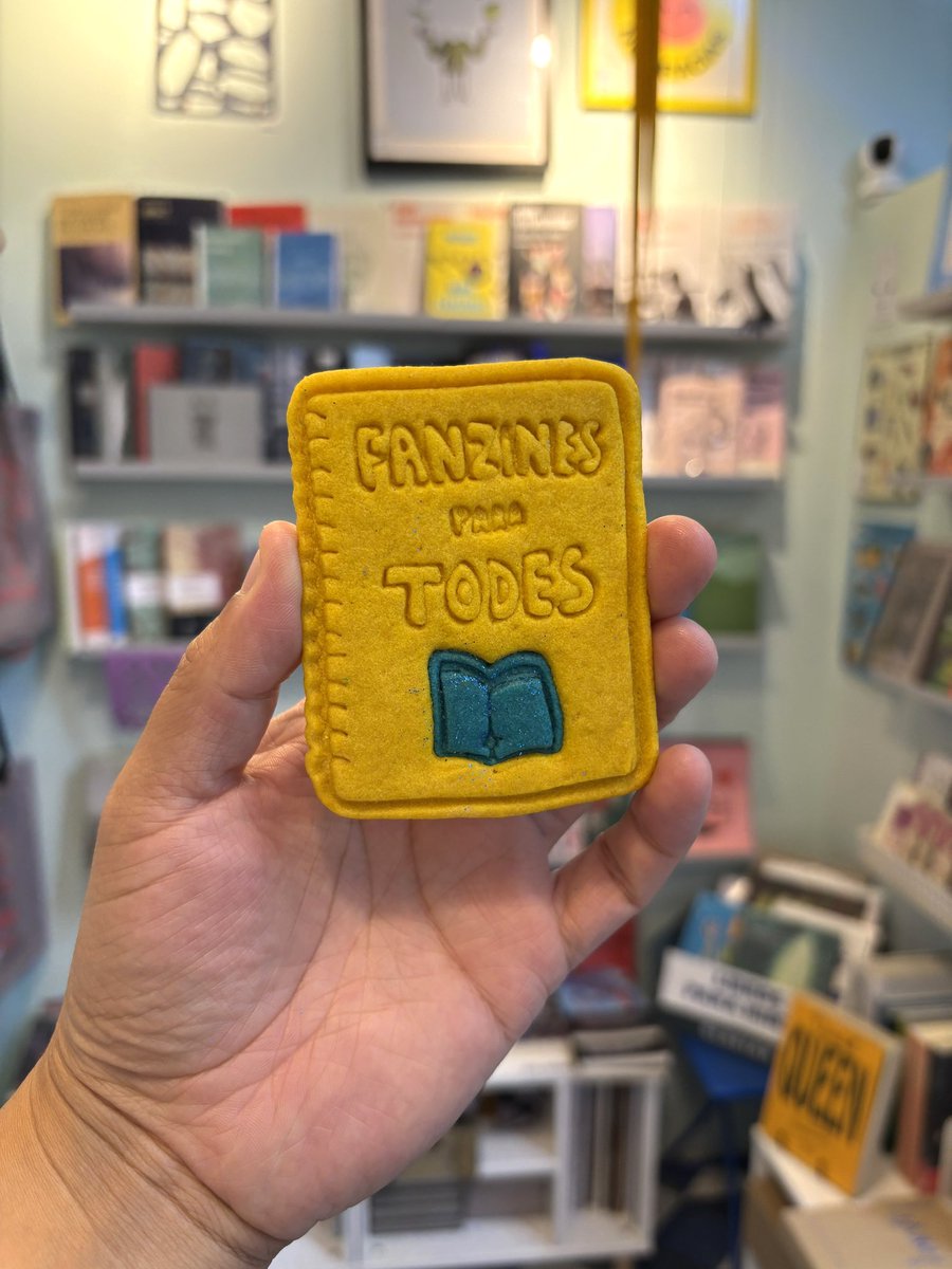 Glaciar libros helados tweet media