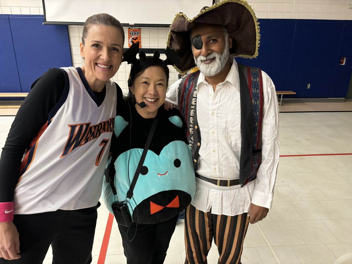 SRWS_YCDSB's tweet photo. Happy Halloween 🎃👻@laurasawicky @YCDSB https://t.co/L0KLIl6fU8