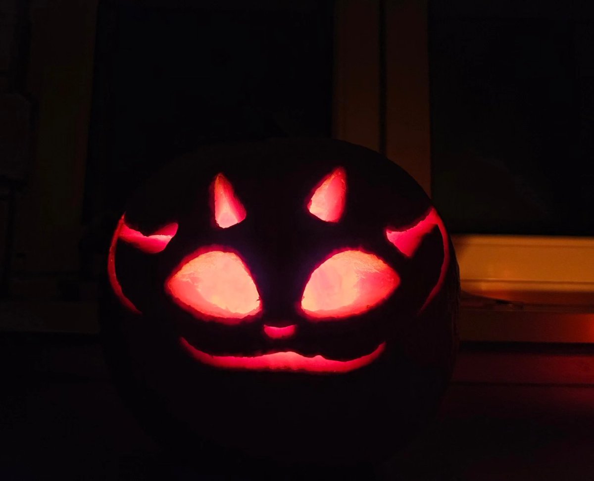bathtimeleda's tweet photo. Ned's Halloween <{•.•}>

#cliqueart
#twentyonepilots
#ned https://t.co/OBZOXaPFL8
