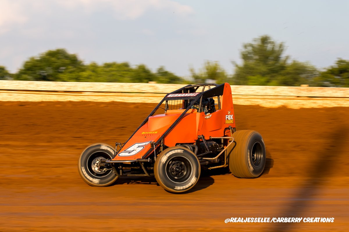 @realjesselee bsky tweet media