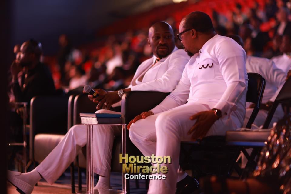 ofmhoustontexas's tweet photo. HOUSTON MIRACLE CONFERENCE (Day 3 Evening) with Apostle Johnson Suleman & Benny Hinn
#ApostleJohnsonSuleman
#PastorBennyHinn
#houstonmiraclecrusade
#MiracleService
#OFMHouston
#houstontx https://t.co/TmxAQgZ5fZ
