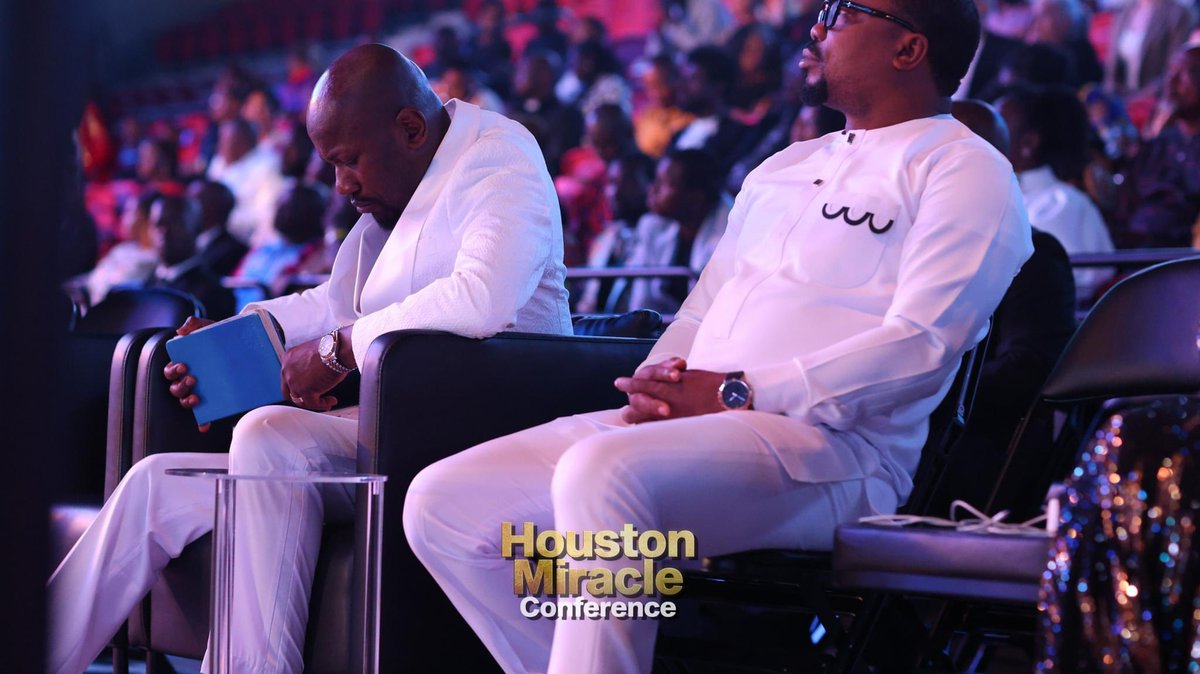 ofmhoustontexas's tweet photo. HOUSTON MIRACLE CONFERENCE (Day 3 Evening) with Apostle Johnson Suleman & Benny Hinn
#ApostleJohnsonSuleman
#PastorBennyHinn
#houstonmiraclecrusade
#MiracleService
#OFMHouston
#houstontx https://t.co/TmxAQgZ5fZ