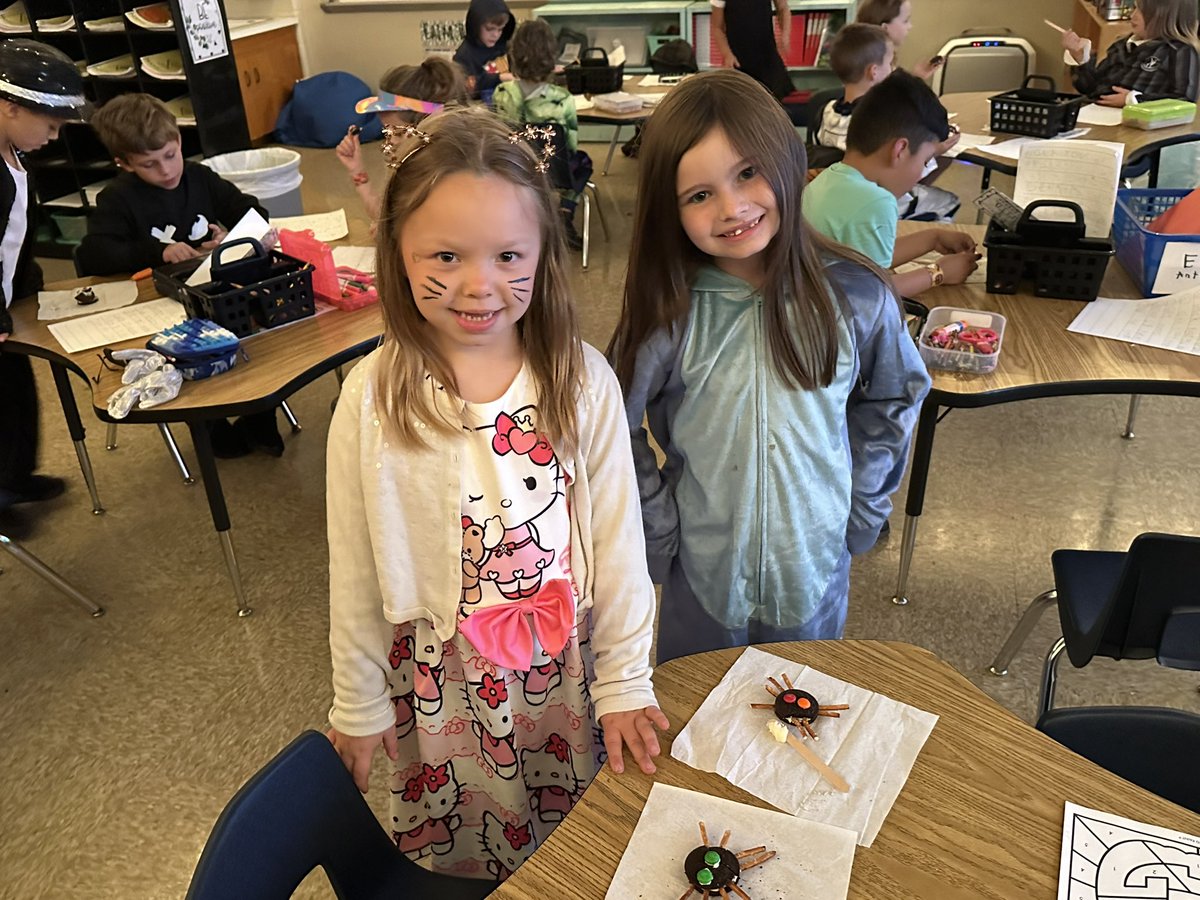 Spider writing and spider cookies! <a href="/HydeElem/">Hyde Elementary</a> <a href="/HydePrincipal/">Hyde Principal</a>