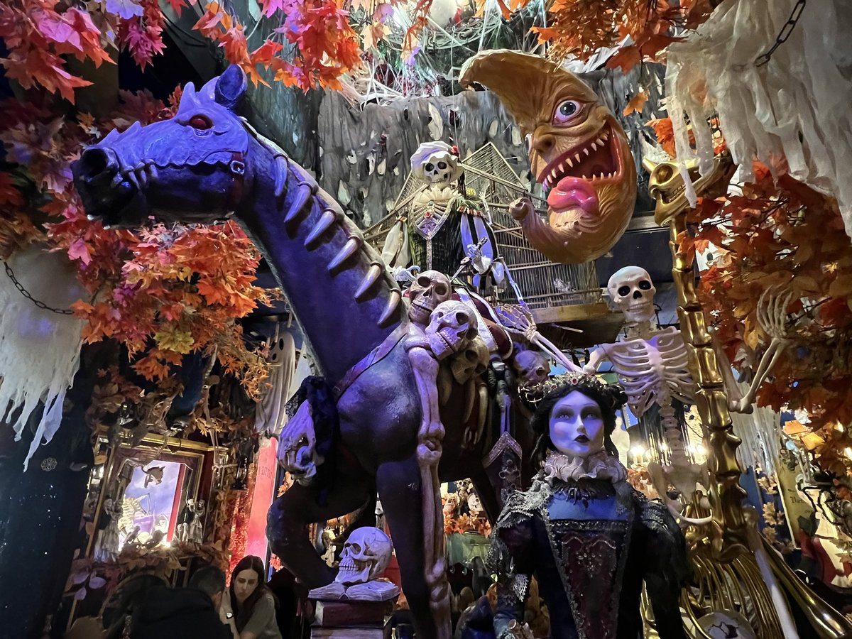 salvinamusica's tweet photo. #Halloween #Atenas #LittleCook https://t.co/k81WXZVY71