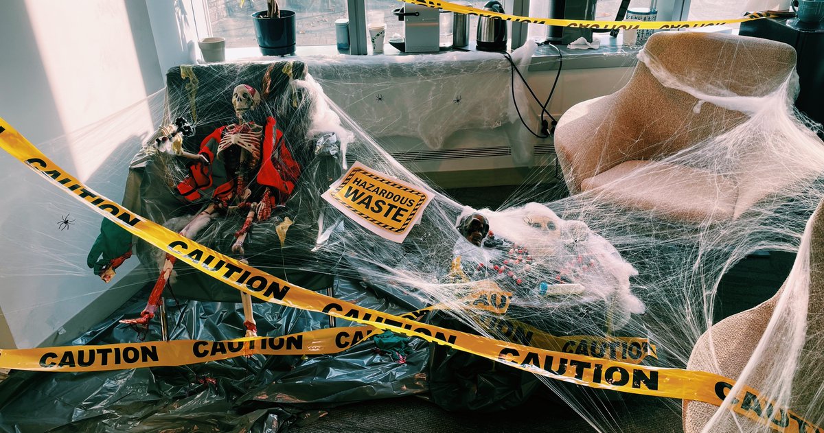 When an experiment goes wrong🧪... Happy Halloween, from your friends at the Nanoscience Initiative! 🕷️💀