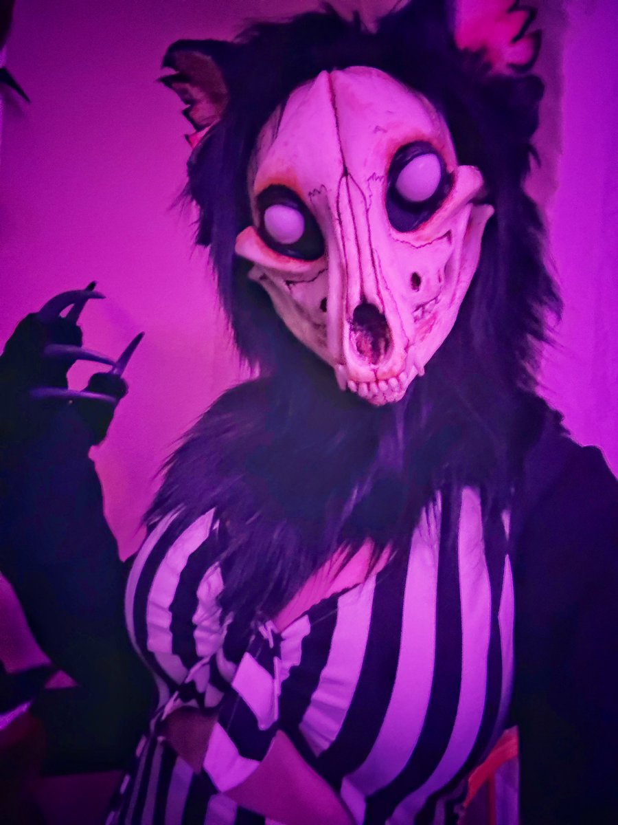 Trick AND Treat 🖤💀