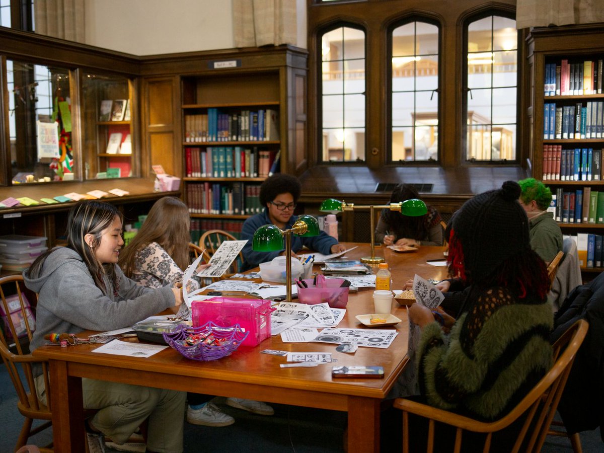 Happy Halloween! 🎃 👻 Reedies have been getting into the spirit of the season and participating in spooky festivities. From painting pumpkins to making zines, our community is embracing the fun and thrills of this haunting time of year!

📸 Lily Factora '25

#HappyHalloween