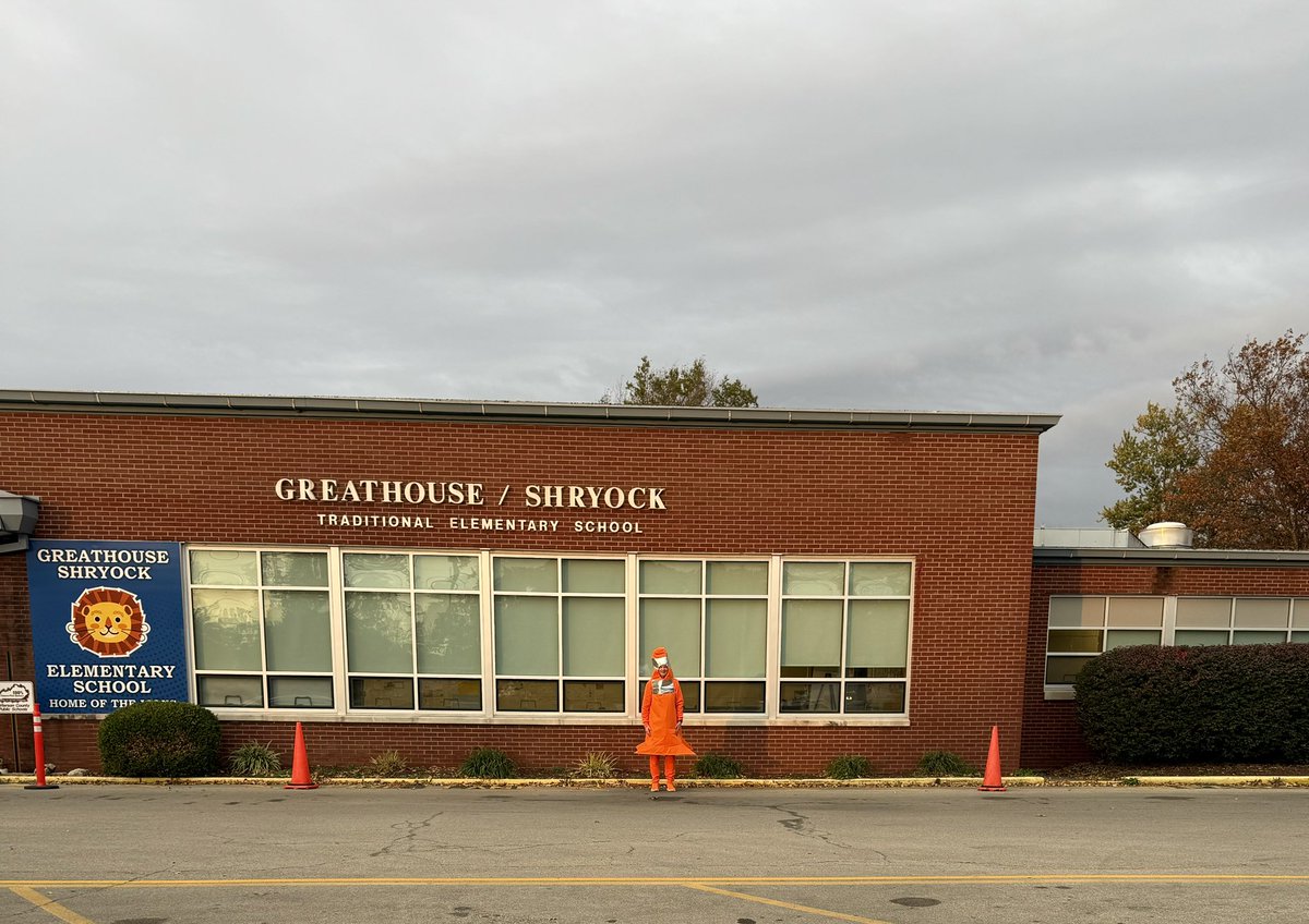 MrIceClass's tweet image. Dressed as a traffic cone for the car rider line this Halloween! Because nothing says ‘safety first’ like a human-sized cone directing traffic. 🚧🎃 Honk if you love @GreathouseLions ! #RoadConeRealness #CarRiderLineLife”