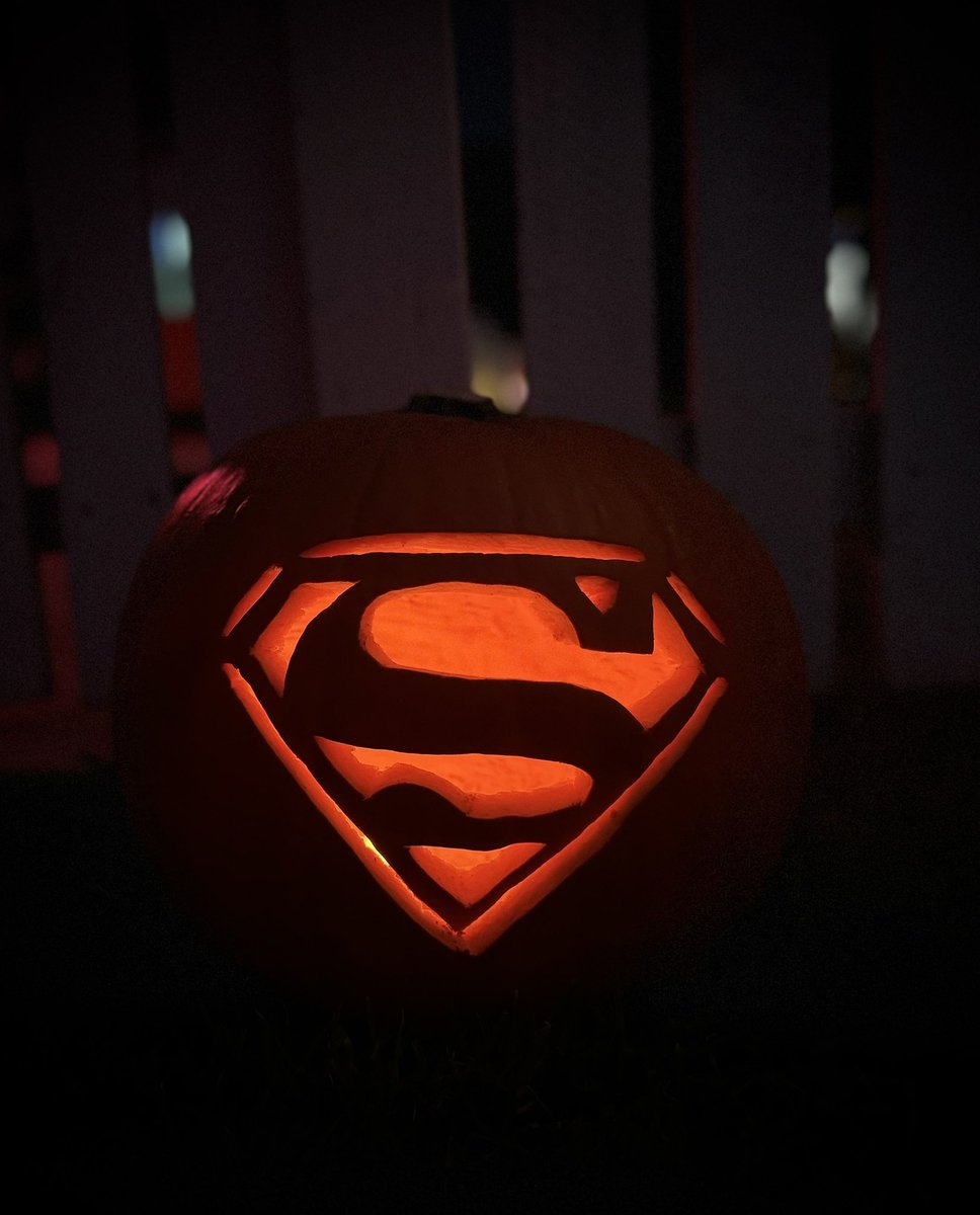 hodgo5's tweet photo. @nickfarina 🎃❤️💙💛 https://t.co/q8oJAzYLOa