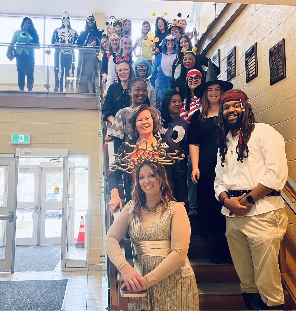 Ms.D.Lo 🍁 tweet media