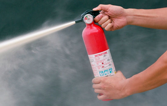 kmf573's tweet photo. Knowing how to use a fire extinguisher can help keep you safe in a fire while you wait for help to arrive. Get fire extinguisher tips from Travelers. https://t.co/gdxReRbXRx https://t.co/lp67zBSpqe