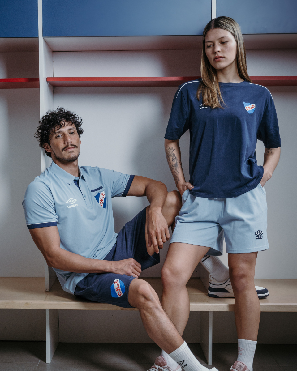 ❤️‍🔥La pasión por el Tricolor realizada en tela. Nueva colección SS25 Nacional X Umbro. 

Descubrí los nuevos ingresos.