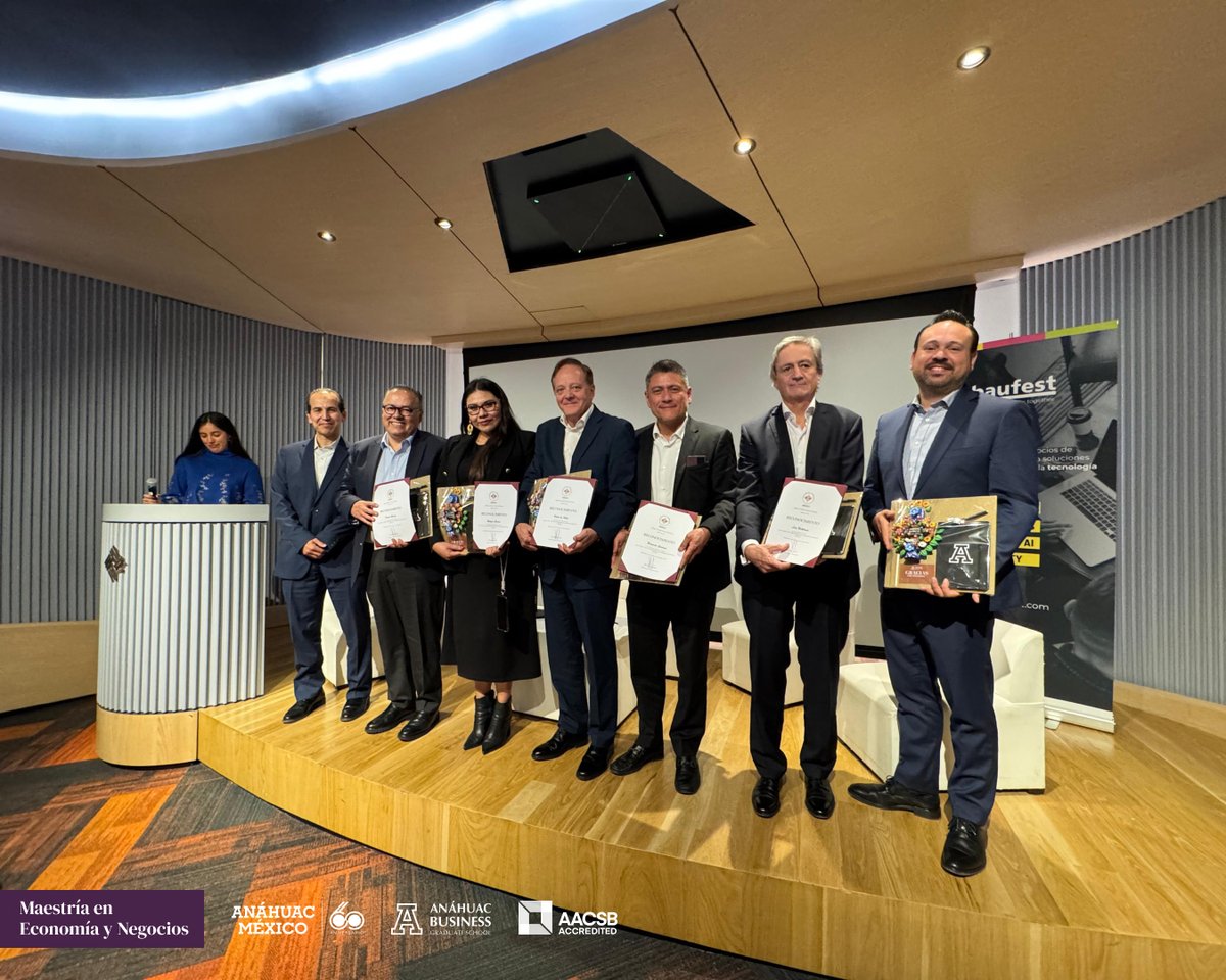 ¡Gracias por acompañarnos en el último Future Trends del año! ✨

Agradecemos a todos los asistentes y a nuestros increíbles ponentes por hacer de este evento un éxito. 🌍💼
Aquí te dejamos algunos de los mejores momentos. 📸👇

#FutureTrends #AnáhuacBusiness #SomosAnáhuac🧡