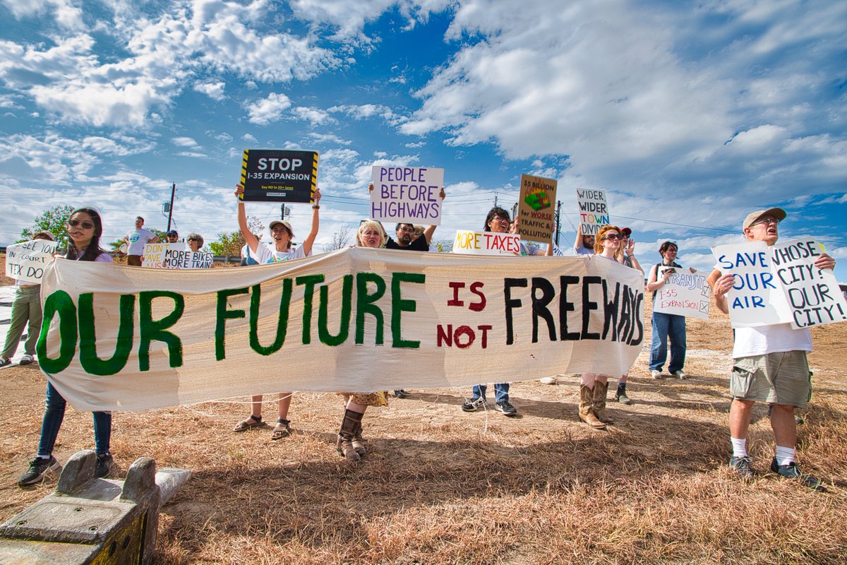 <a href="/TxDOTAustin/">TxDOT Austin</a> And here's what was happening right outside!
