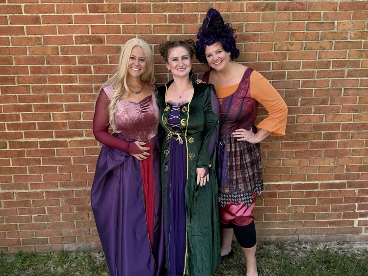 Happy Halloween from the PPES staff! 🎃 <a href="/AACountySchools/">AACPS</a> #BelongGrowSucceed