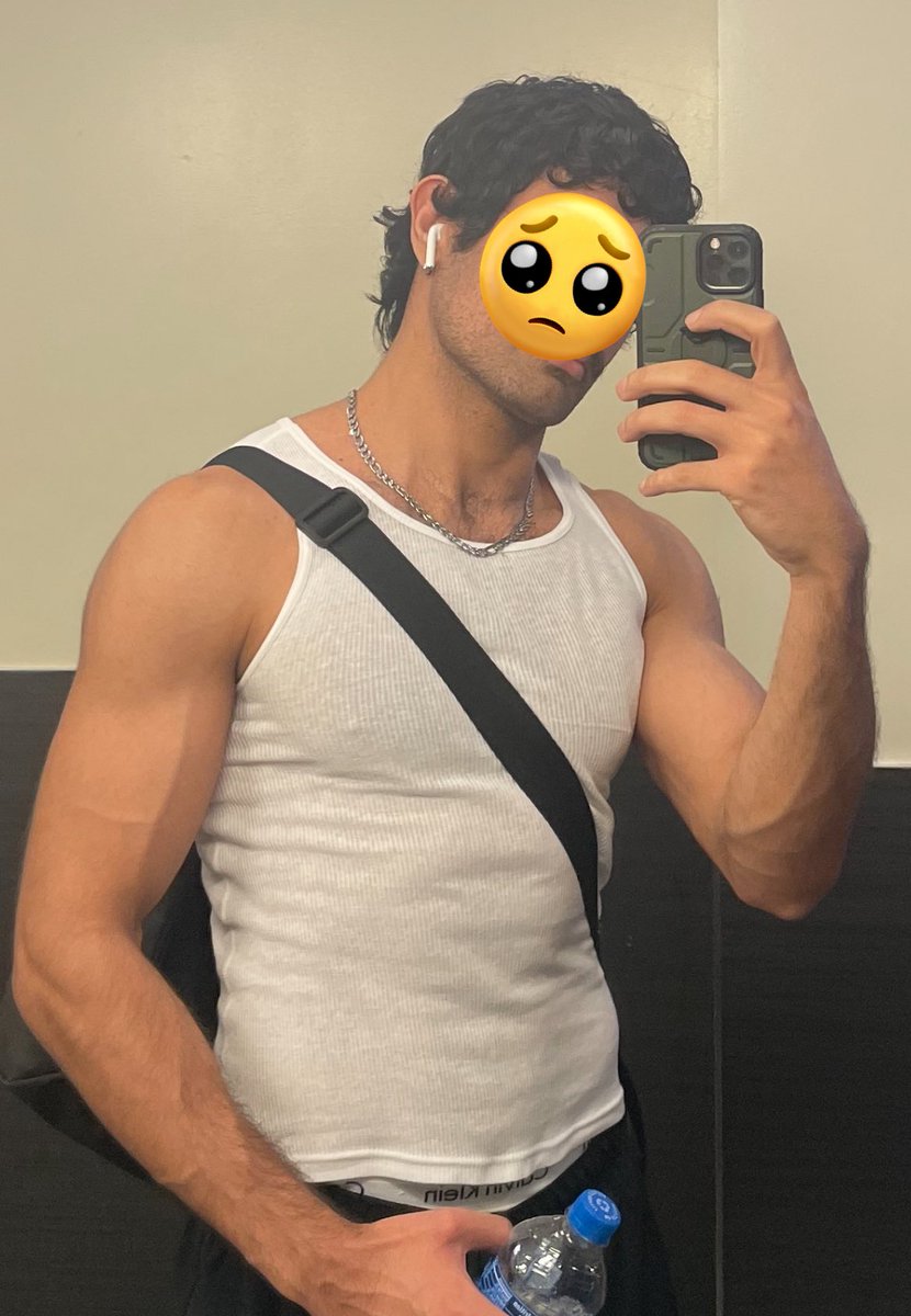 Cyrus tweet media