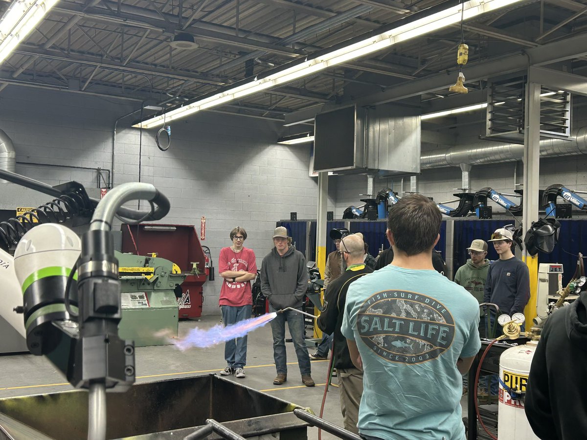 wilson6461's tweet photo. ESAB and Purity visited the welding classes today at Cheboygan High School  to provide our students with hands-on oxy fuel training. Mr. Fimbinger provides our students with so many amazing resources!
#GoChiefs!! https://t.co/YM3Ximsm6v