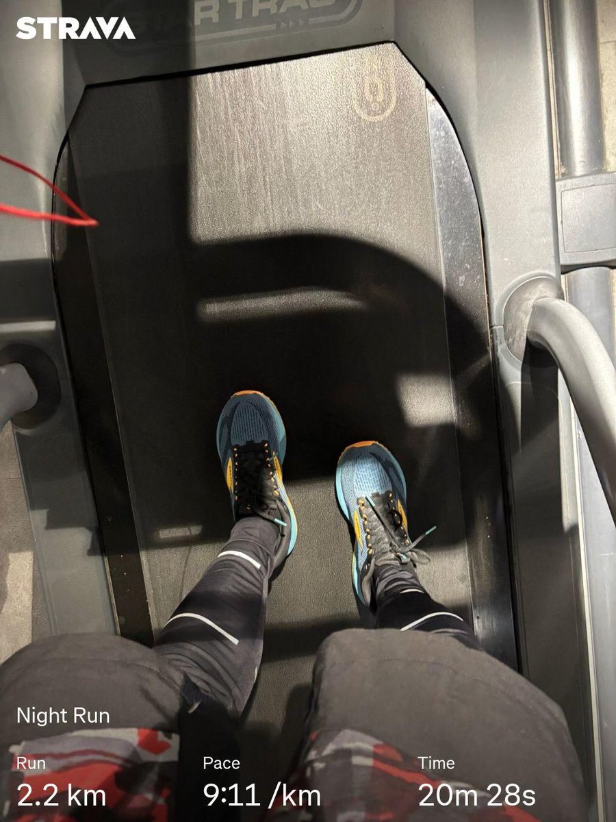 thepublicbay's tweet photo. Today was my first #run
Started easy on a treadmill, felt really rusty on the first 5min (even with a 10min warm up on the rowing machine) then it was actually not that hard.
I guess I’ll add 1-2% of slope next time 

I want to achieve my first half marathon in 2025. 

#running https://t.co/RkJPvCQCIB