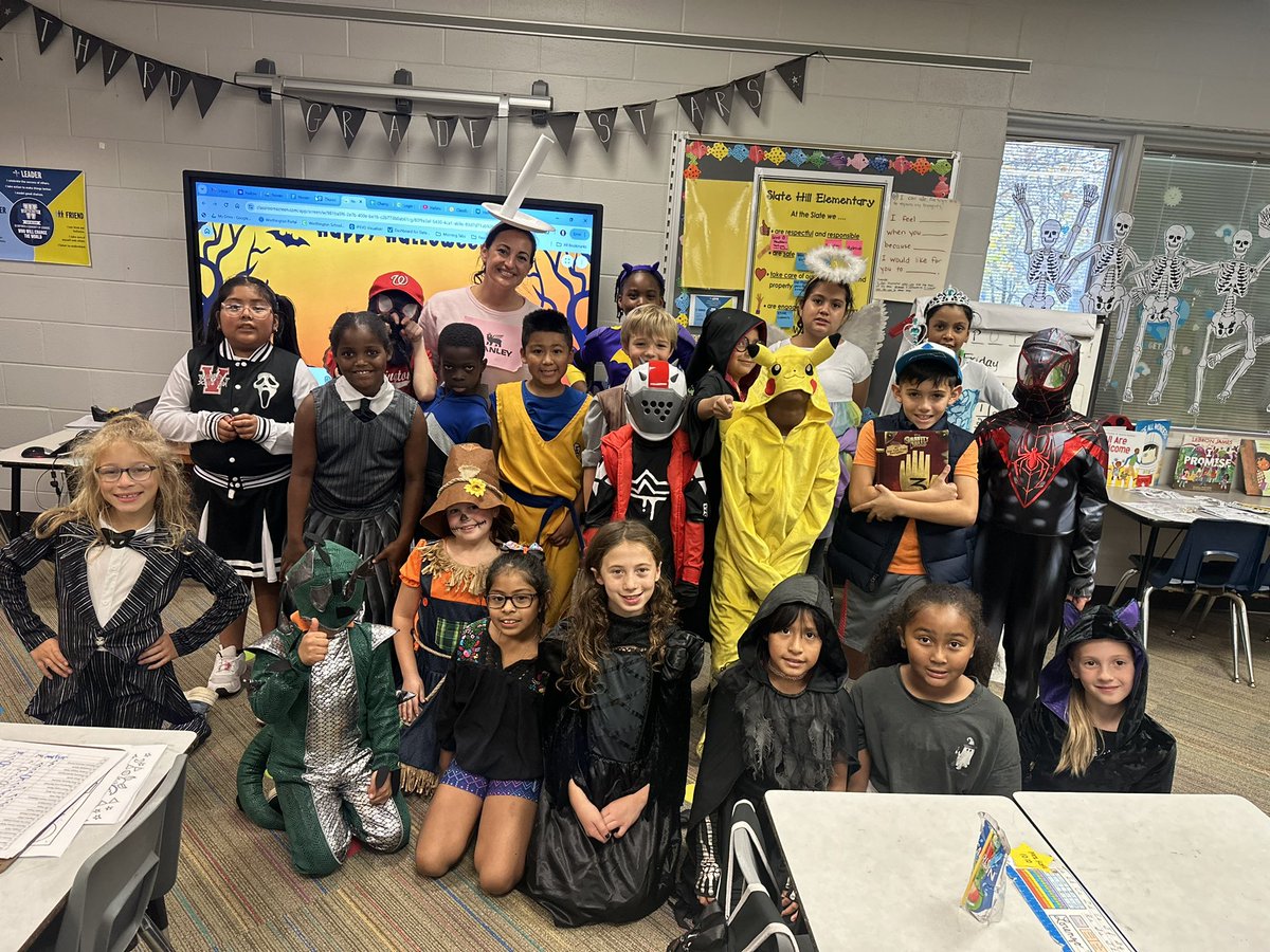 Happy Halloween! 👻🎃💀<a href="/SlateHillStars/">Julie Gulley</a> <a href="/wcsdistrict/">Worthington Schools</a> #ItsWorthIt