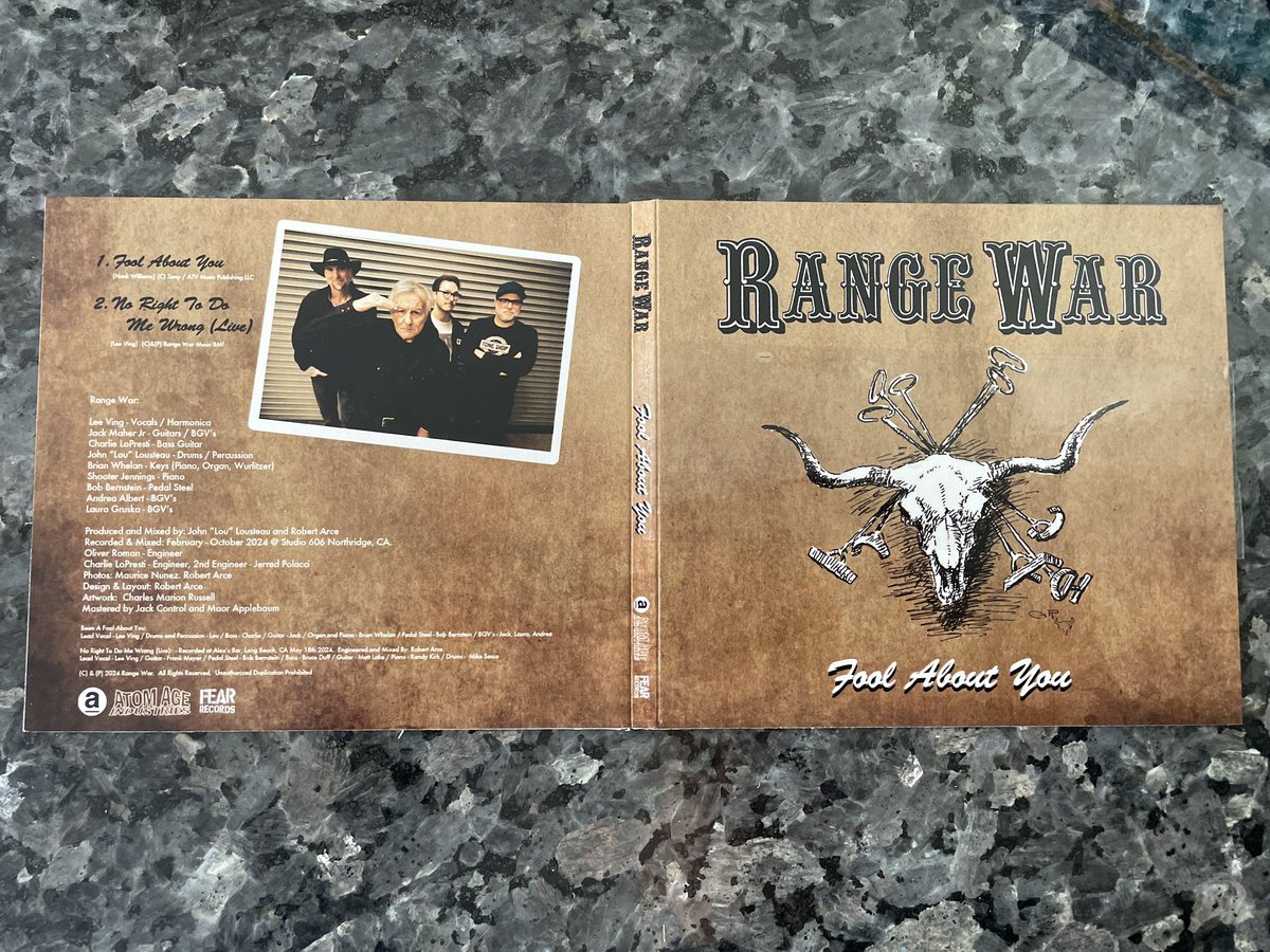 FEARLeeVing's tweet photo. New Range War single available exclusively at upcoming shows with @DuffMcKagan !  Don’t miss your chance to own a copy! https://t.co/fkRGVmKK2A