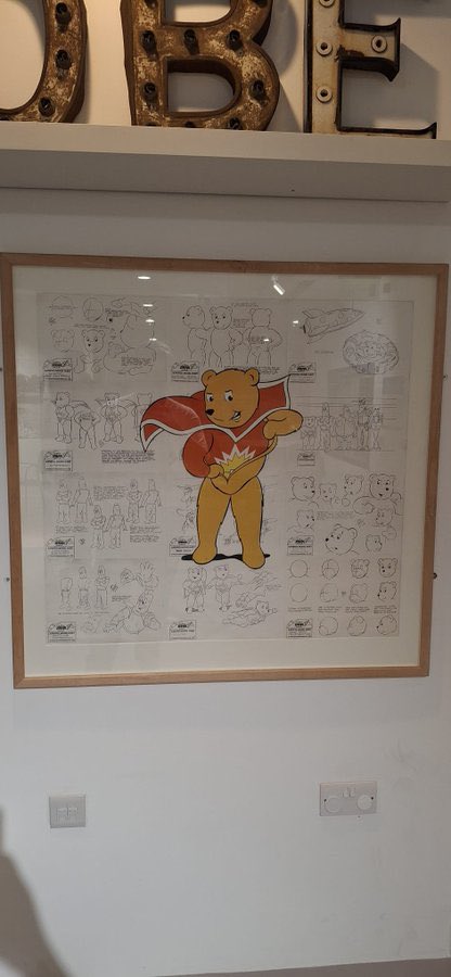 Passport2City's tweet photo. Rhai o’r arddangosfeydd hynod ddiddorol 🎧 a celf a chrefft brawychus ✂️ o'n hamser yn @TheCardiffStory Museum! 🏴 @Merryse235 @huwthomas_Wales #PiDd https://t.co/nqNinhOUpR