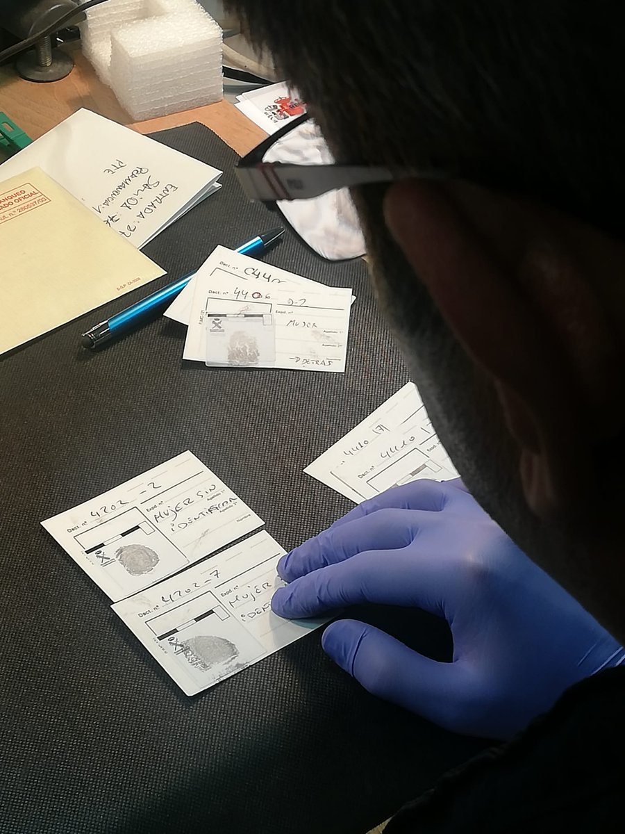 noticiassecrim's tweet photo. El #SECRIM de @guardiacivil está desplegando equipos especializados en la Comunidad Valenciana para identificar a las víctimas de las recientes inundaciones. Su labor incansable y el uso de métodos científicos son indispensables para dar una pronta respuesta. https://t.co/6YitZXr7pi