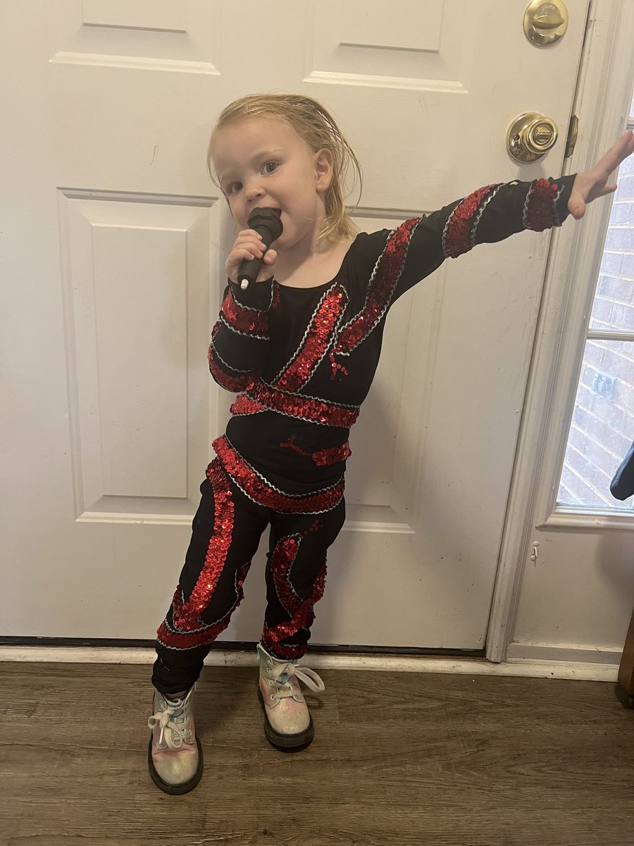 Raychell055's tweet photo. @taylornation13 She’s ready for it https://t.co/ILj2MiCaRW