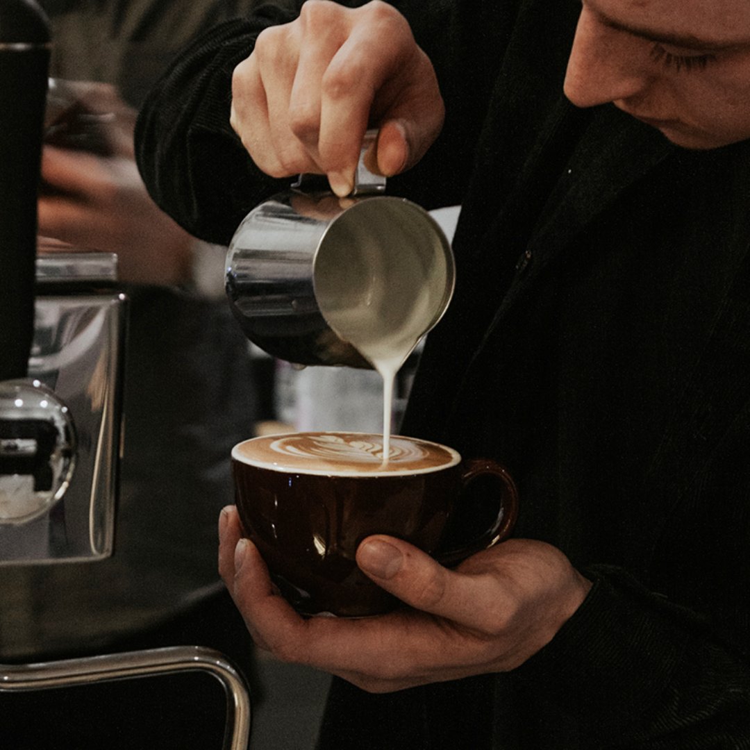 Ready to pour your creativity into every cup?
Join our Latte Art Class and learn the basics of crafting coffee dreams ☕