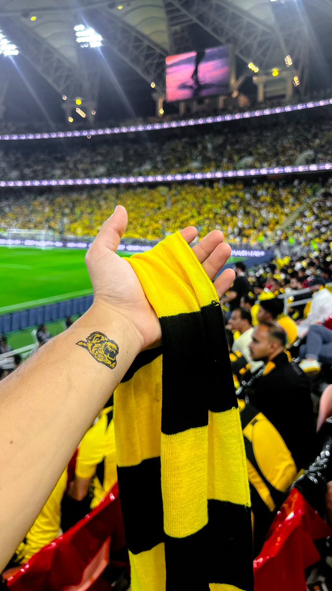 18modii's tweet photo. جدة صفراء دائما  💛💛💛
#الاتحاد https://t.co/bZ4ponVjs9