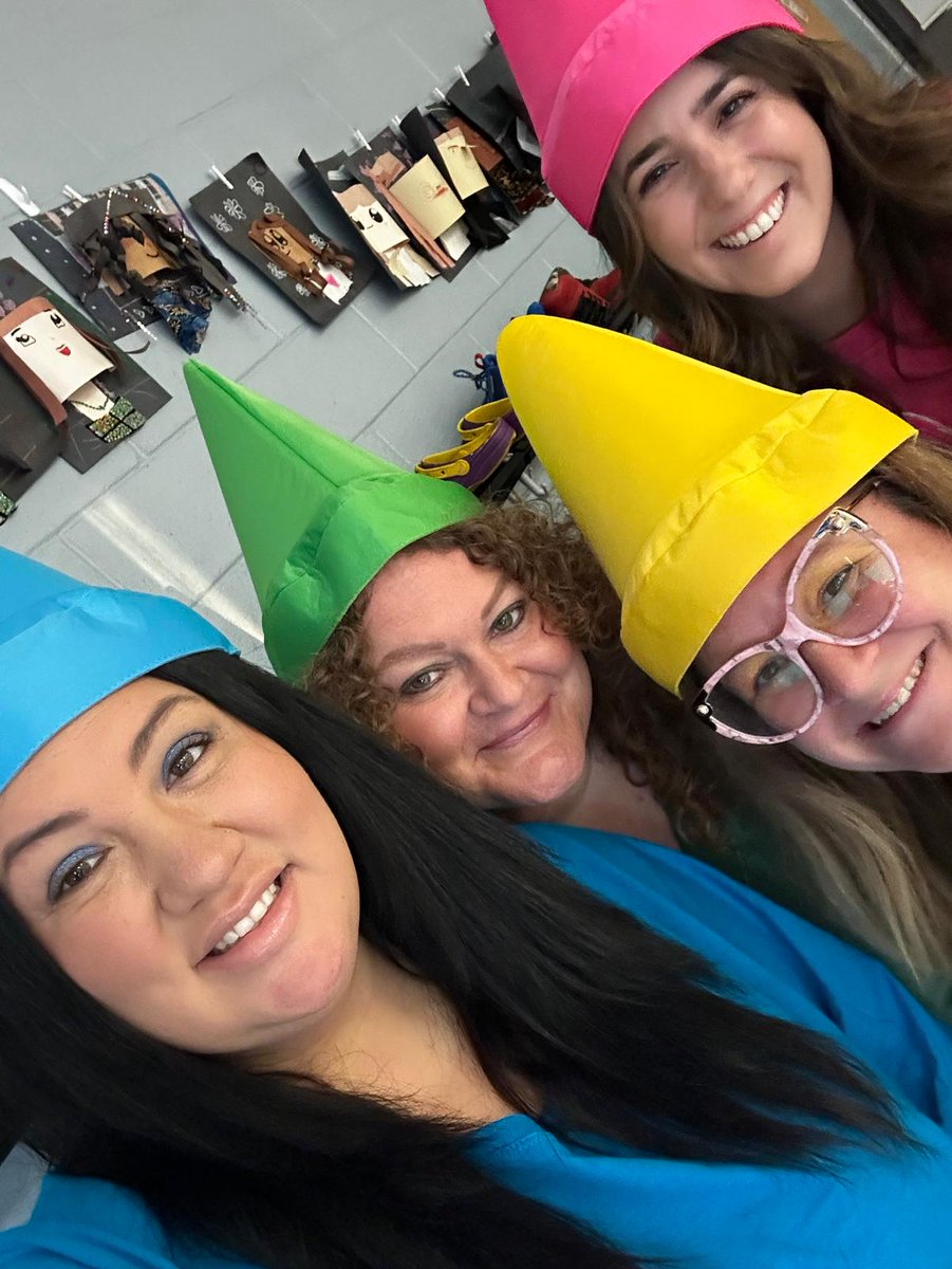 Dance fun and Crayons that (won't) Quit!
<a href="/MsJRivers/">Ms.Rivers</a> <a href="/madame_sd/">MadameSD</a> <a href="/ms/">Matt Shampine 차민근</a>
