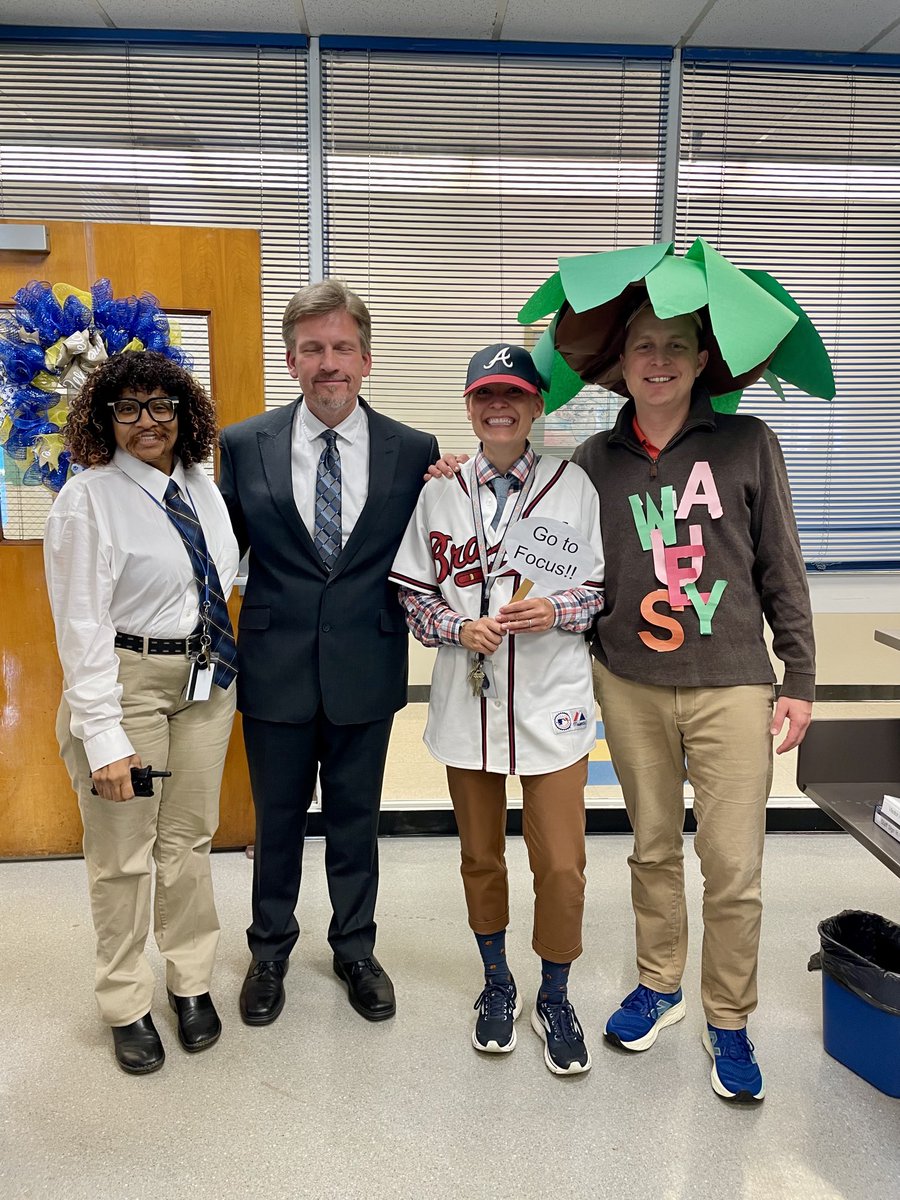 Summerlyn Thompson tweet media