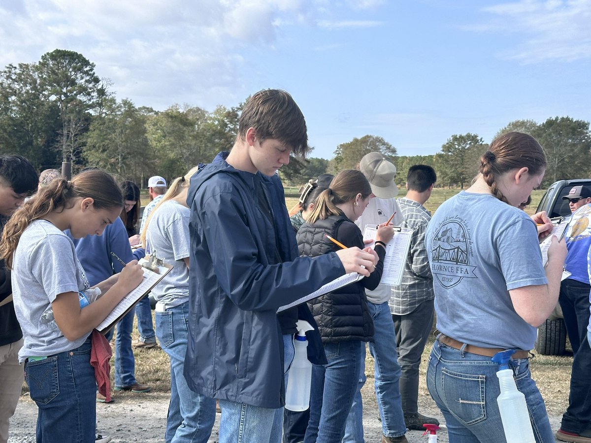 CullmanFFA's tweet photo. Congratulations to our Land Evaluation Team. They placed 6th out of 24 teams at the Sand Mountain Classic Invitational Land Judging contest today! #doingtolearn #ffa #cde #land @CullmanCats @LindsayBrannon https://t.co/pSNDRX5q9K