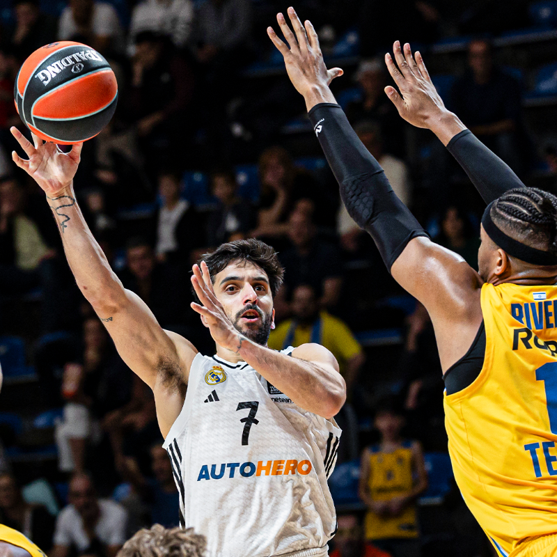 RMBaloncesto's tweet photo. 79 - 78: El Madrid pierde en el último segundo.
#RMBaloncesto | #EuroLeague
