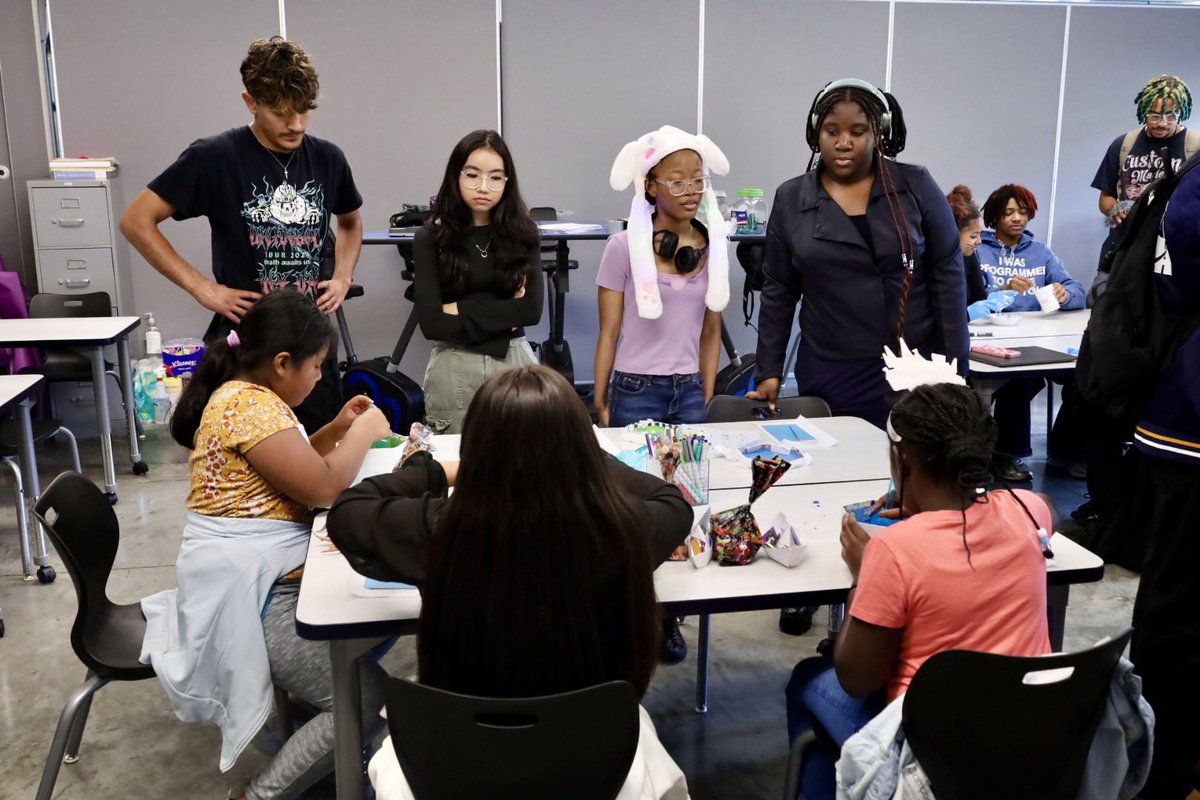 Today, <a href="/CampbellES_FCS/">Campbell Elementary</a> took over GIA for our first ever Advisement STEM Fall Festival! Advisement classes put on amazing STEM activities for our Campbell Cougars! Thanks Ms. Richardson for planning! We think we saw a quite a few future RoBees in the bunch! 🖤💛 @fultoncoschools