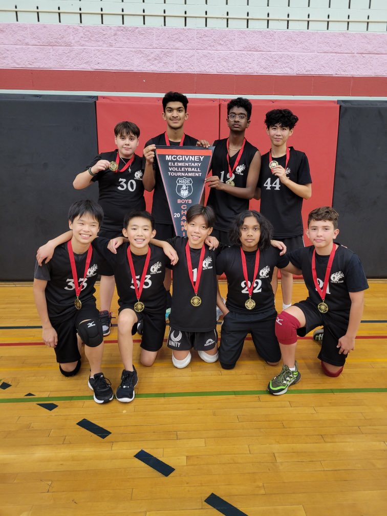 SRWS_YCDSB's tweet photo. Congratulations to both our intermediate girls’ &amp; boys’ volleyball teams who played in the FMM CHS tournament. Our boys placed 1st overall! 🥇 🏐 @laurasawicky @YCDSB https://t.co/4qJIH1onc7