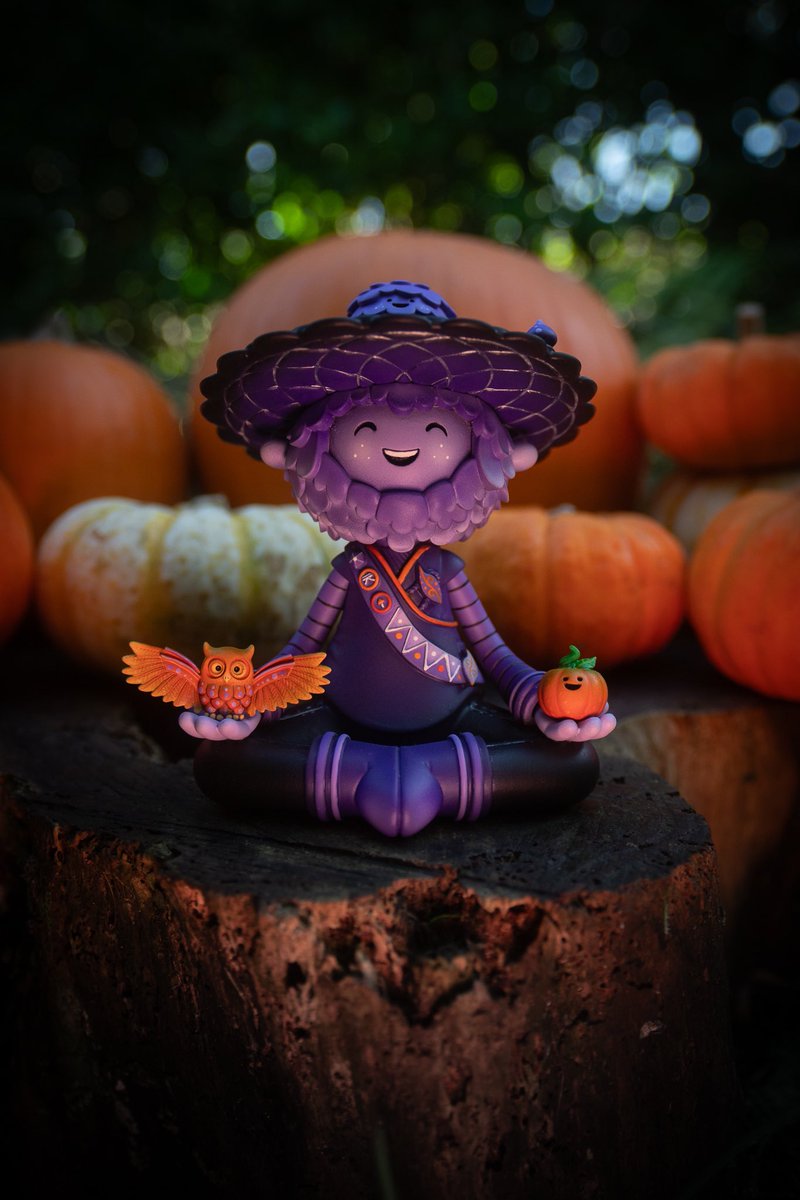 mujuworld's tweet photo. Happy Halloween 🎃 👻✨
Special 1/1 edition Muju Wizard 
Resin Sculpture 

Check website for details 👀✨

#Halloween #wizard https://t.co/tXh6CDjhpj