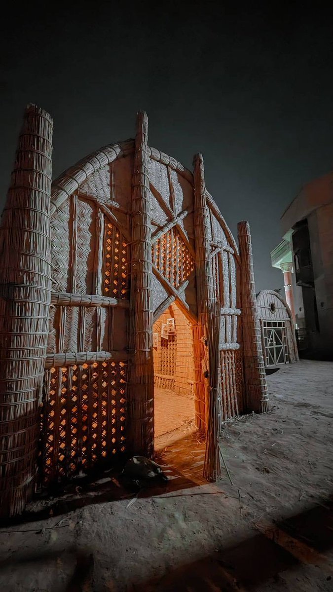 wana_visualss's tweet photo. A mudhif house made entirely of reeds, Southern Iraq 🇮🇶 https://t.co/ZnE6MTZzic
