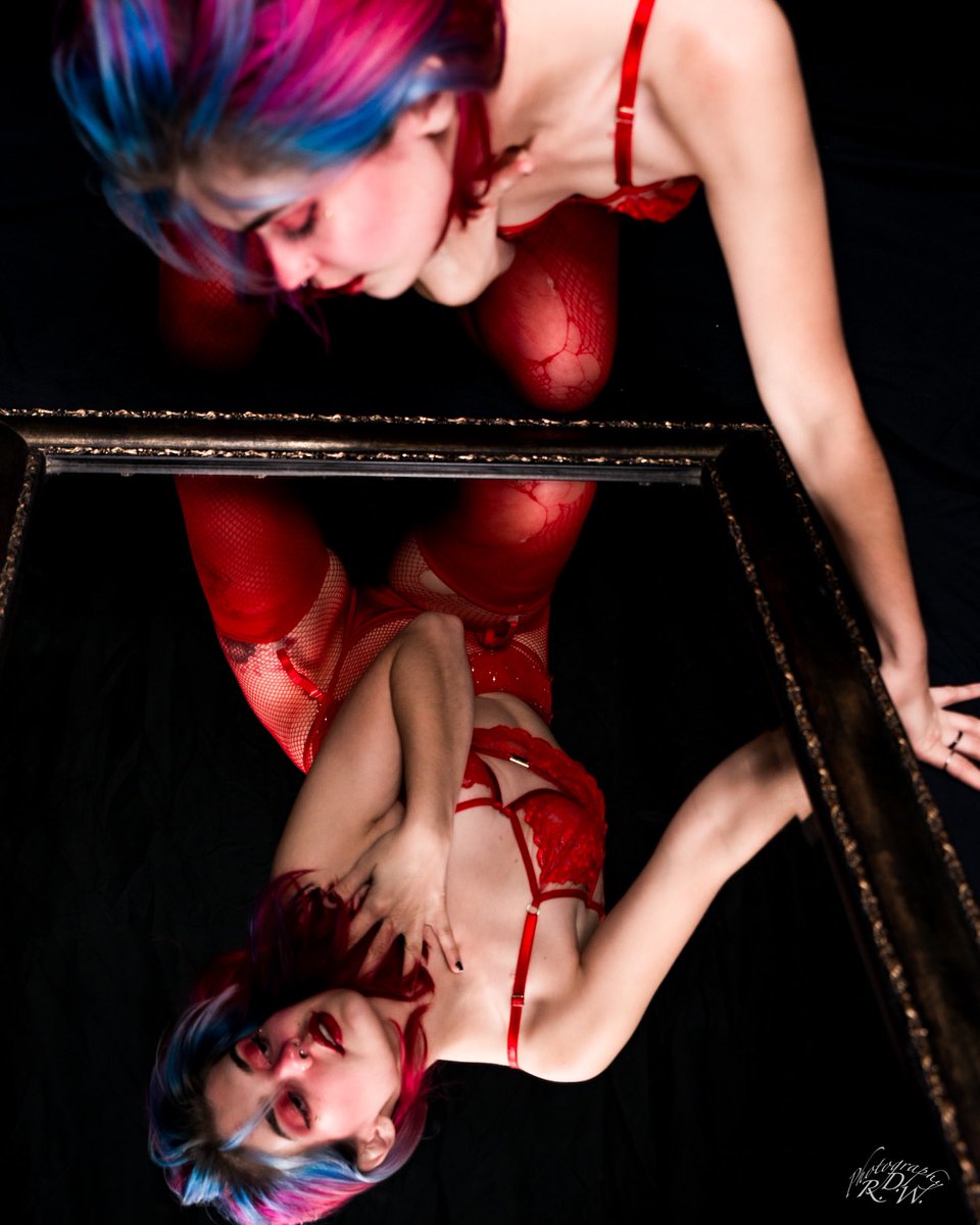 rdwalkerimages's tweet image. Feeling a little extra today being Halloween and what not! This is from my first shoot with Aila.
.
.
In Frame: @DragonCvnt