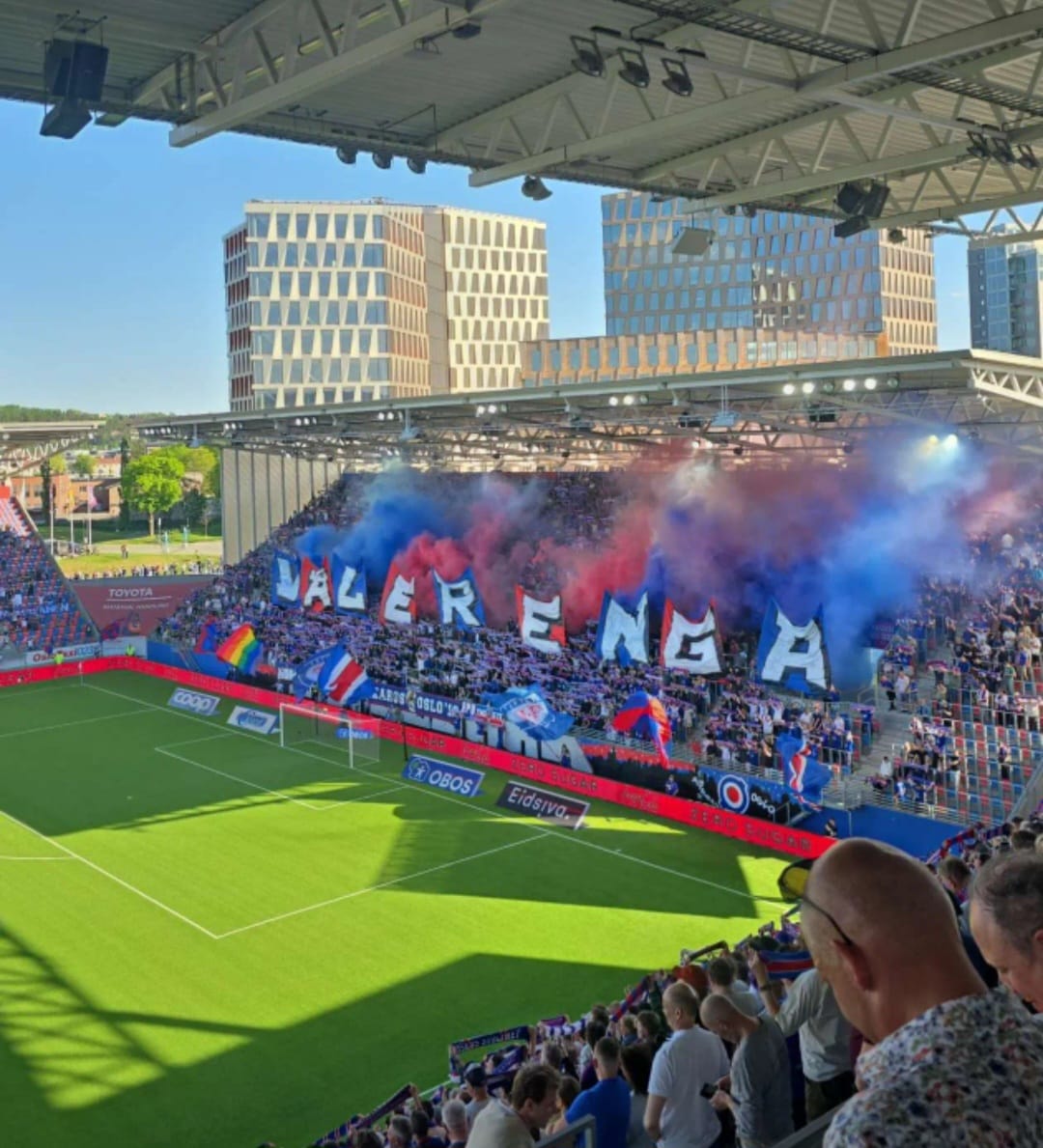 I disse dager mottar en faktura fra bl.a Klanen og VFE. Begge gir rabatt på sesongkort. Hvor skal en være medlem?

Er du glad i supporterkultur og ønsker TIFO og billige borteturer, så er Klanen noe for deg. 

Er du opptatt av klubbdrift, så er VFE noe for deg.

Eller begge 👌