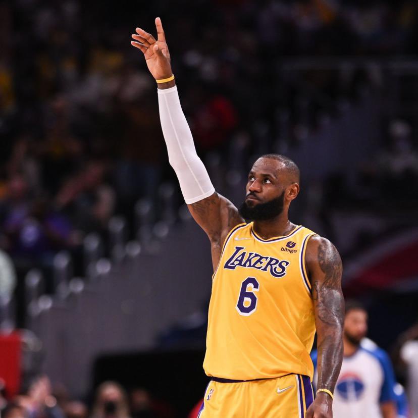 TheRickyDavila's tweet photo. The King LeBron James has just announced to his over 100 Million followers that he has endorsed Kamala Harris for President. https://t.co/yfNZd2rj4b