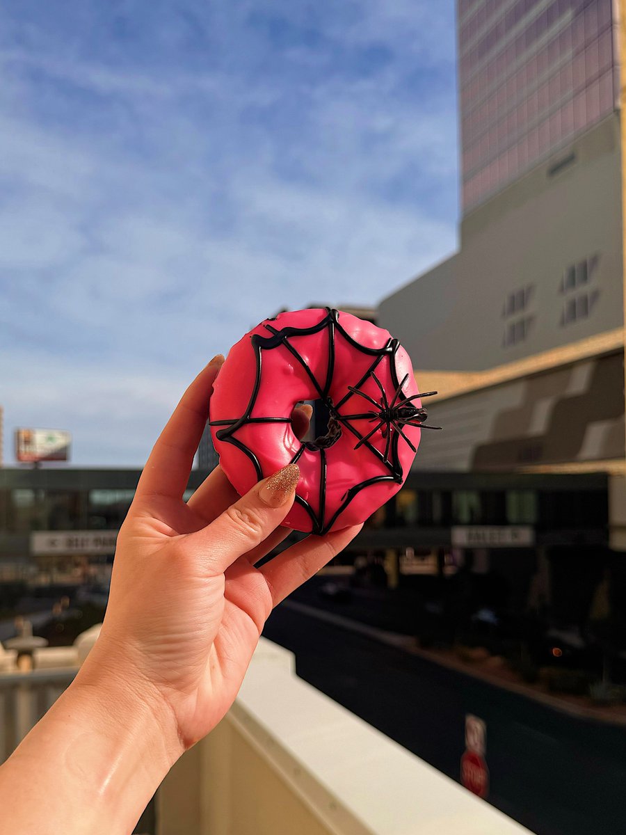 PlazaLasVegas's tweet photo. Donut be a scaredy-catโtreat yourself to the sweetest spell this Halloween! ๐๐ฉ Which flavor will haunt your taste buds?
https://t.co/9ncmMVL3y7
#PlazaLV #PinkboxDoughnuts #Halloween https://t.co/MyGF3qK6KC