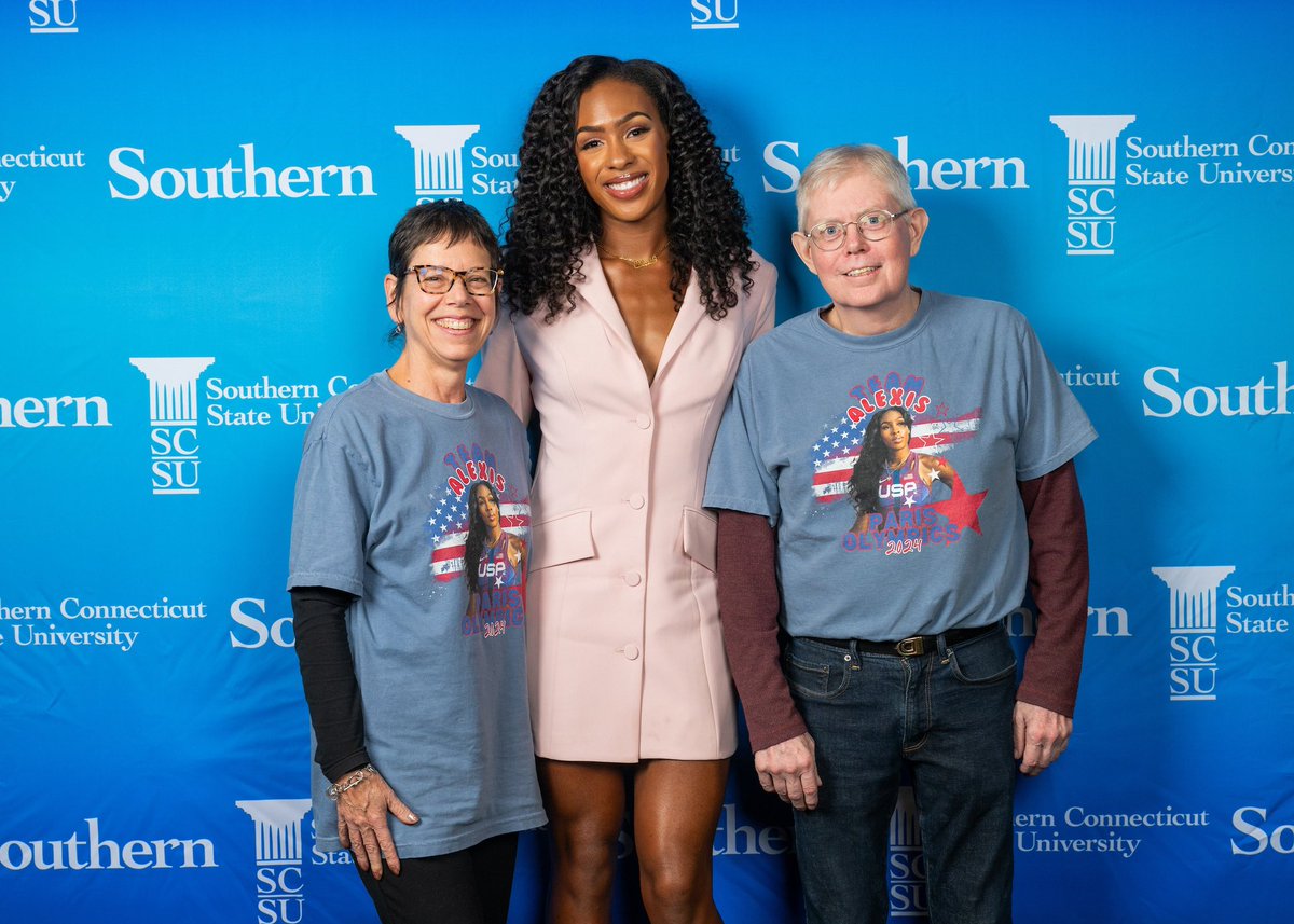 trackqueenlex's tweet photo. The most heartwarming welcome home💙
Thank you to SCSU and everyone who helped to make last night possible, for giving me the opportunity to inspire multiple generations with my journey to Olympic Gold💙🇺🇸🥇 https://t.co/uXehdVuXbz
