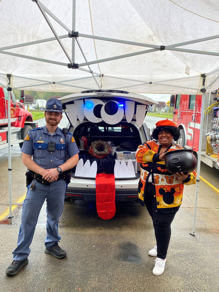 wastatepatrol's tweet photo. Don't let your Halloween night end in a fright! We want you to have a happy and safe #Halloween 

Let's work together to keep Halloween enjoyable and safe for everyone. 

Tips for drivers and pedestrians/trick-or-treaters: https://t.co/xFVc7MydZ5

#YourWSP #DriveSafe #WalkSafe https://t.co/UZJ4pNjIED